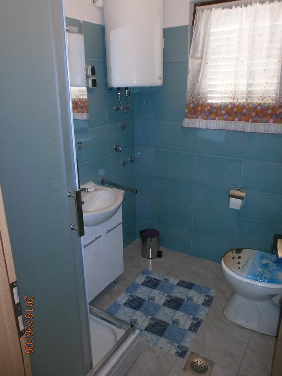 Apartman Fox 피로바츠 외부 사진