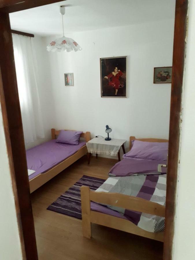 Apartman Fox 피로바츠 외부 사진